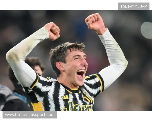 尤文边路推进高效，坎比亚索传中被门将没收